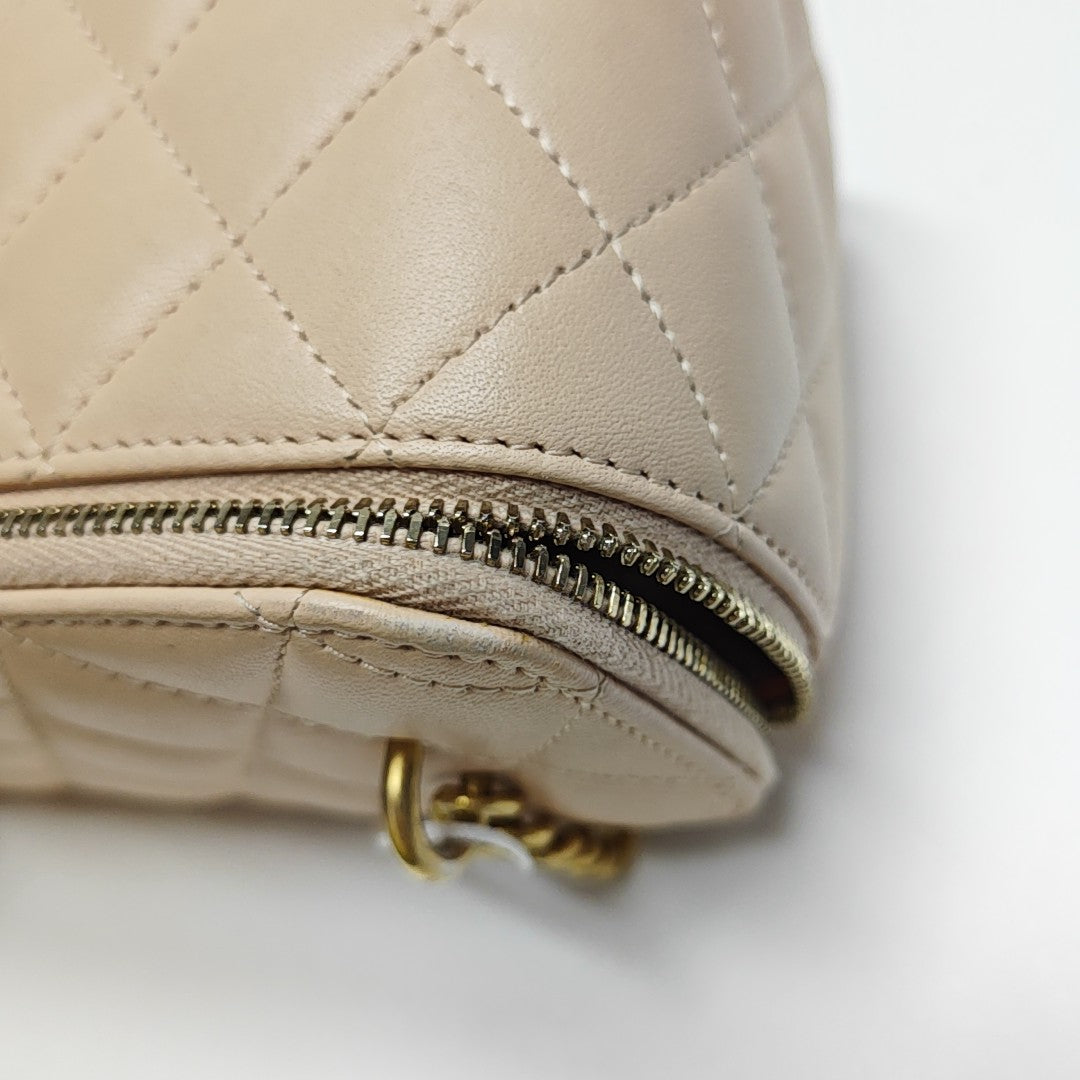 VANITY CASE Medium Quilted Lambskin Pink