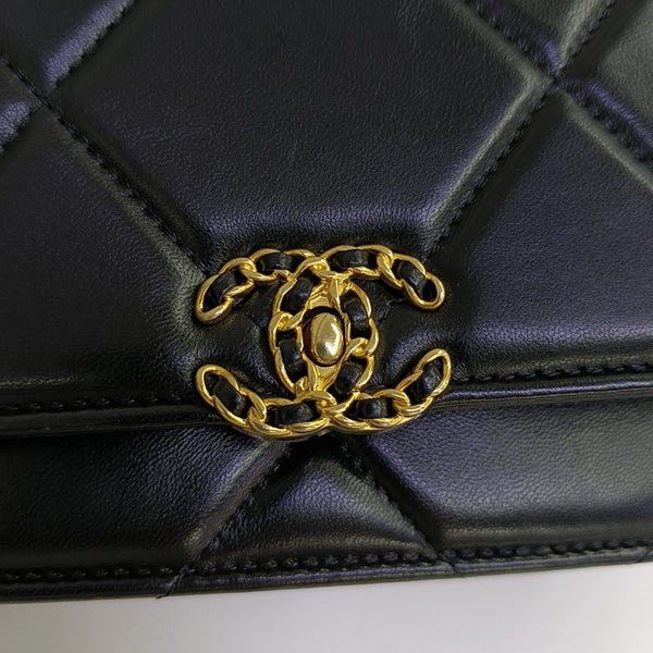 CHANEL 19 WOC Quilted Lambskin Black
