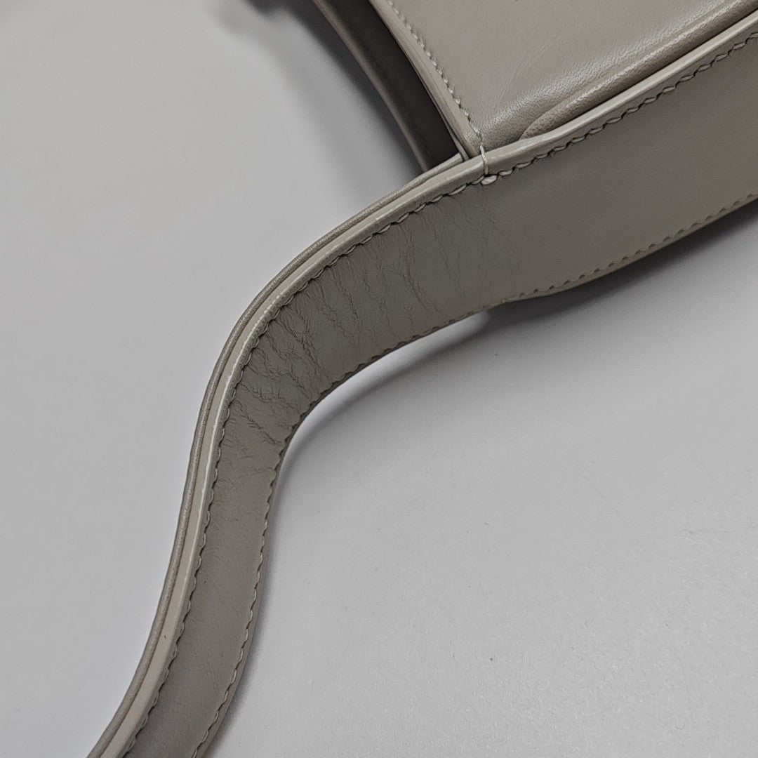 LE 5 À 7 Small Calfskin White