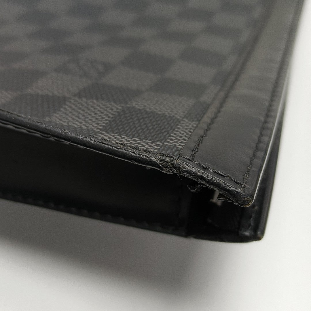 Pochette Voyag MM Damier Graphite Coated Canvas Gray