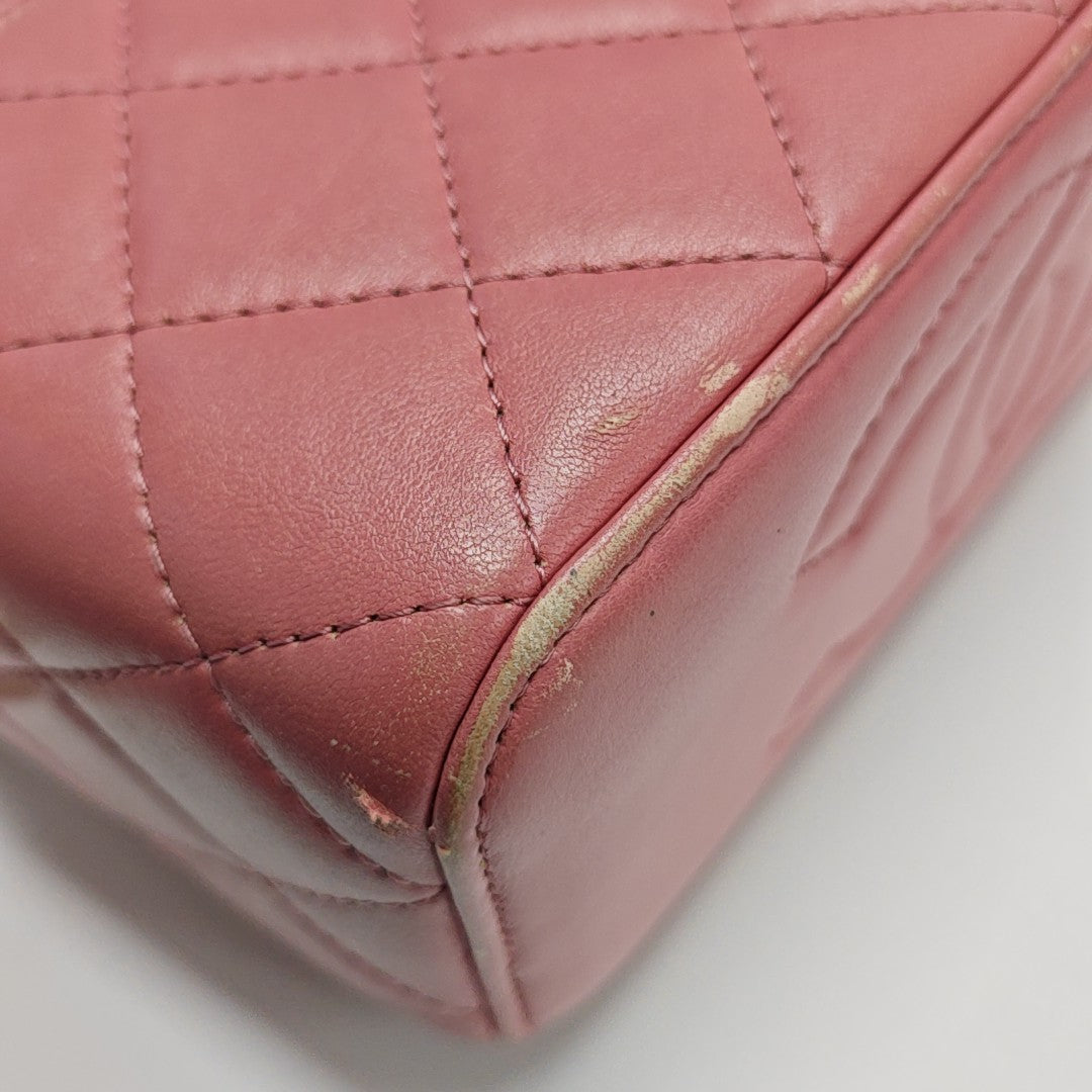 VANITY CASE Small Quilted Lambskin Pink