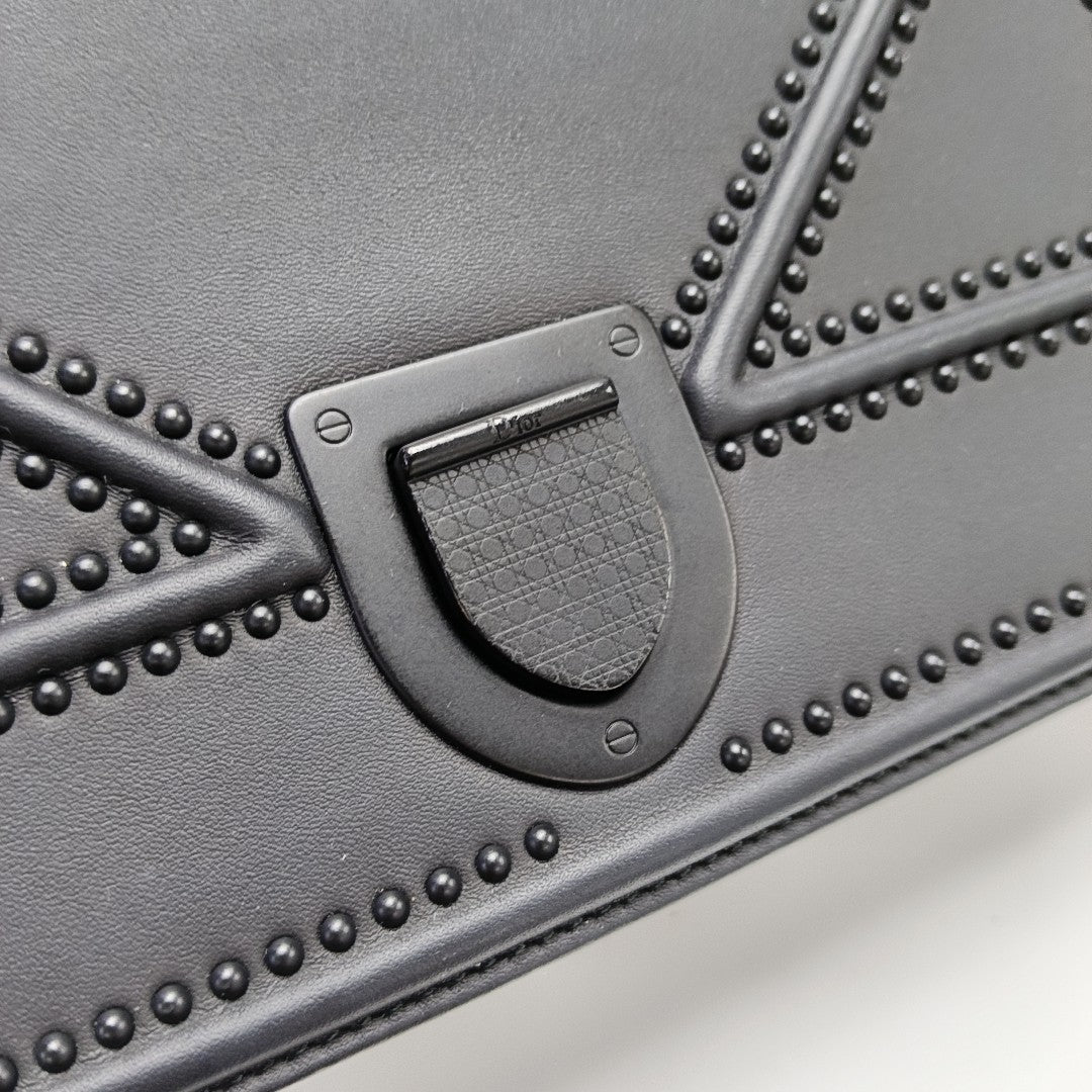 Diorama Medium Calfskin Black