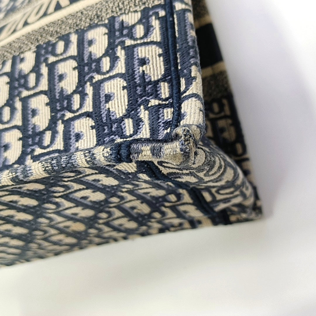 Book Tote Medium Oblique Canvas Blue