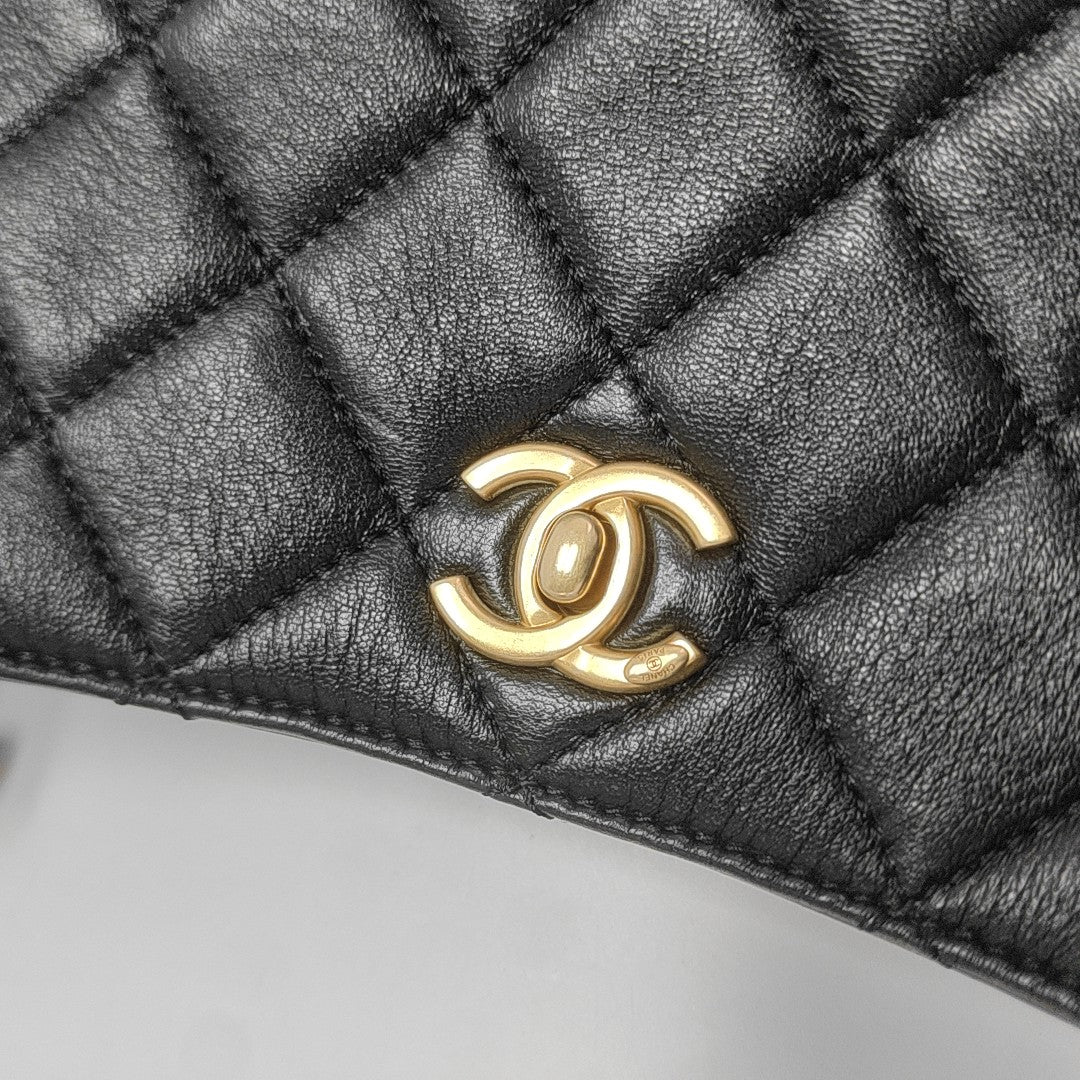 Quilted Lambskin Shoulder Bag Black