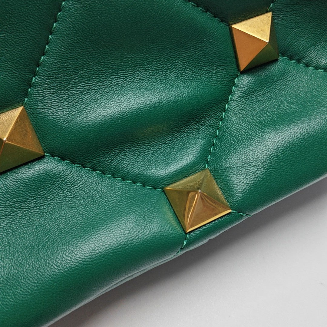 Roman Stud Medium Quilted Lambskin Green
