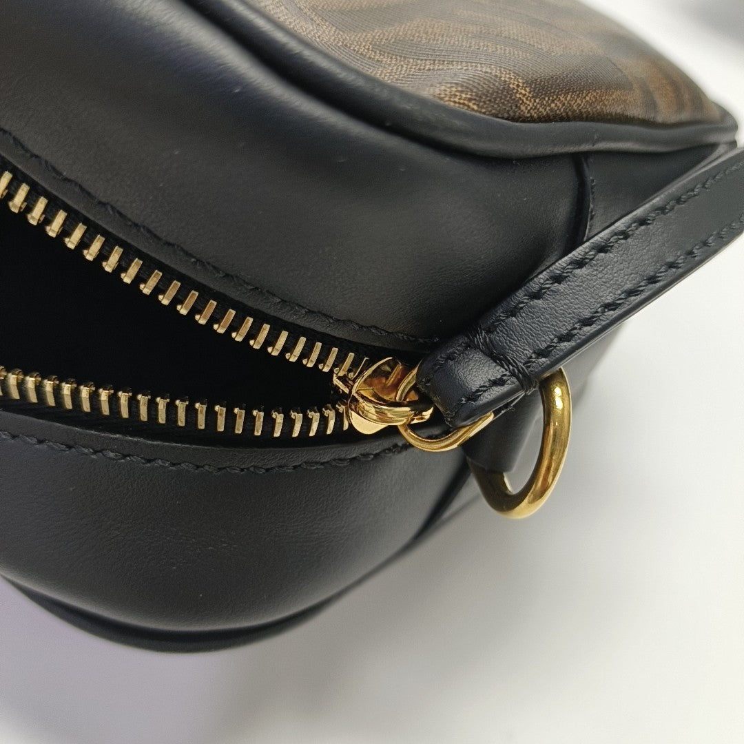 Camera Case Calfskin Brown
