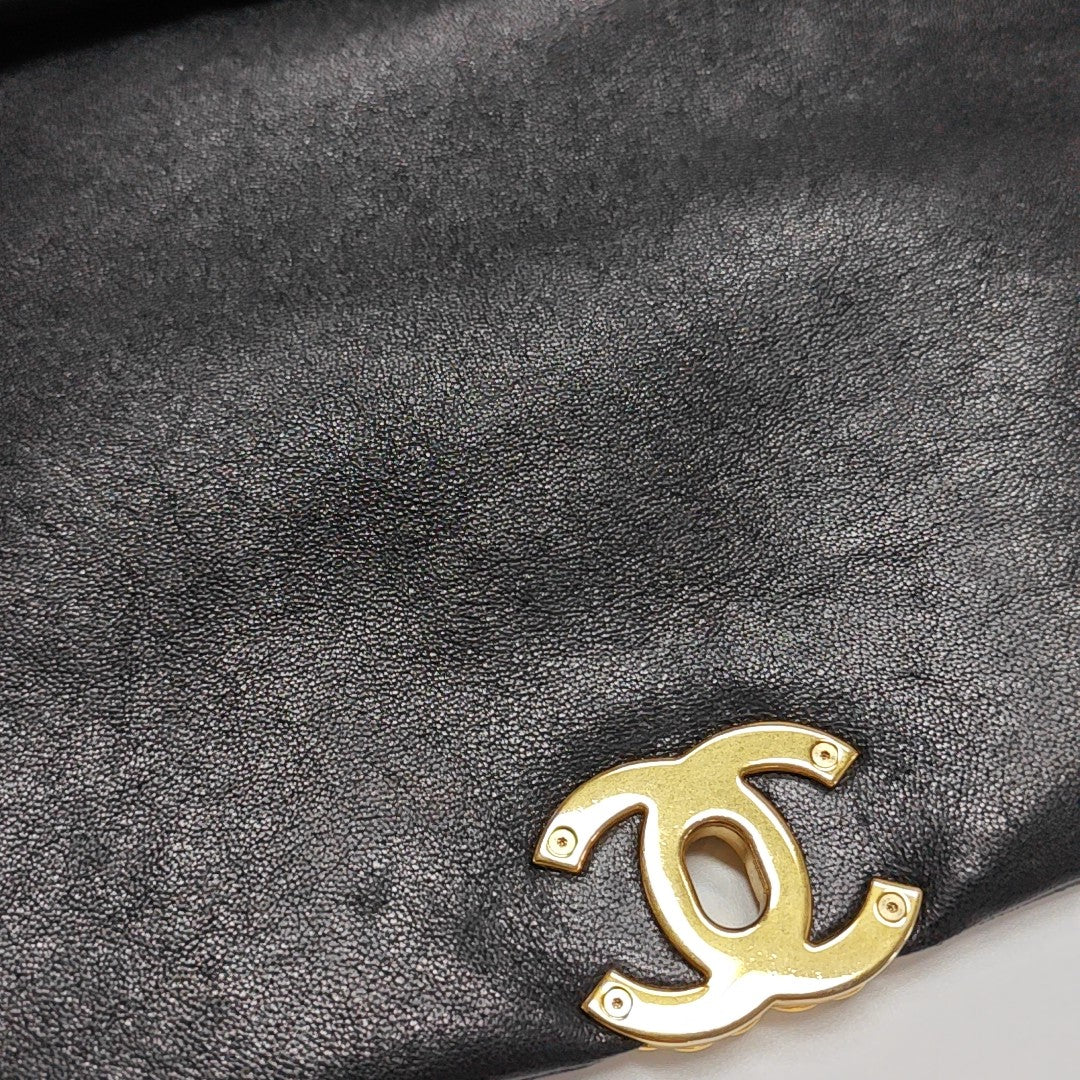 CHANEL 19 Medium Quilted Lambskin Black