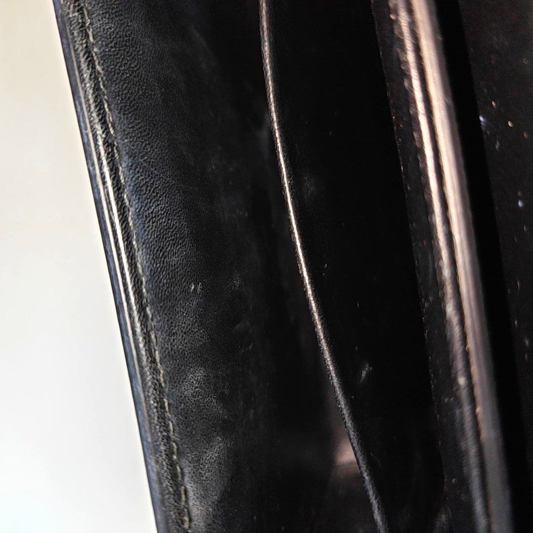 Authenticated pre-owned  30 Montaigne Calfskin Black - Shoulder Bag at Looply