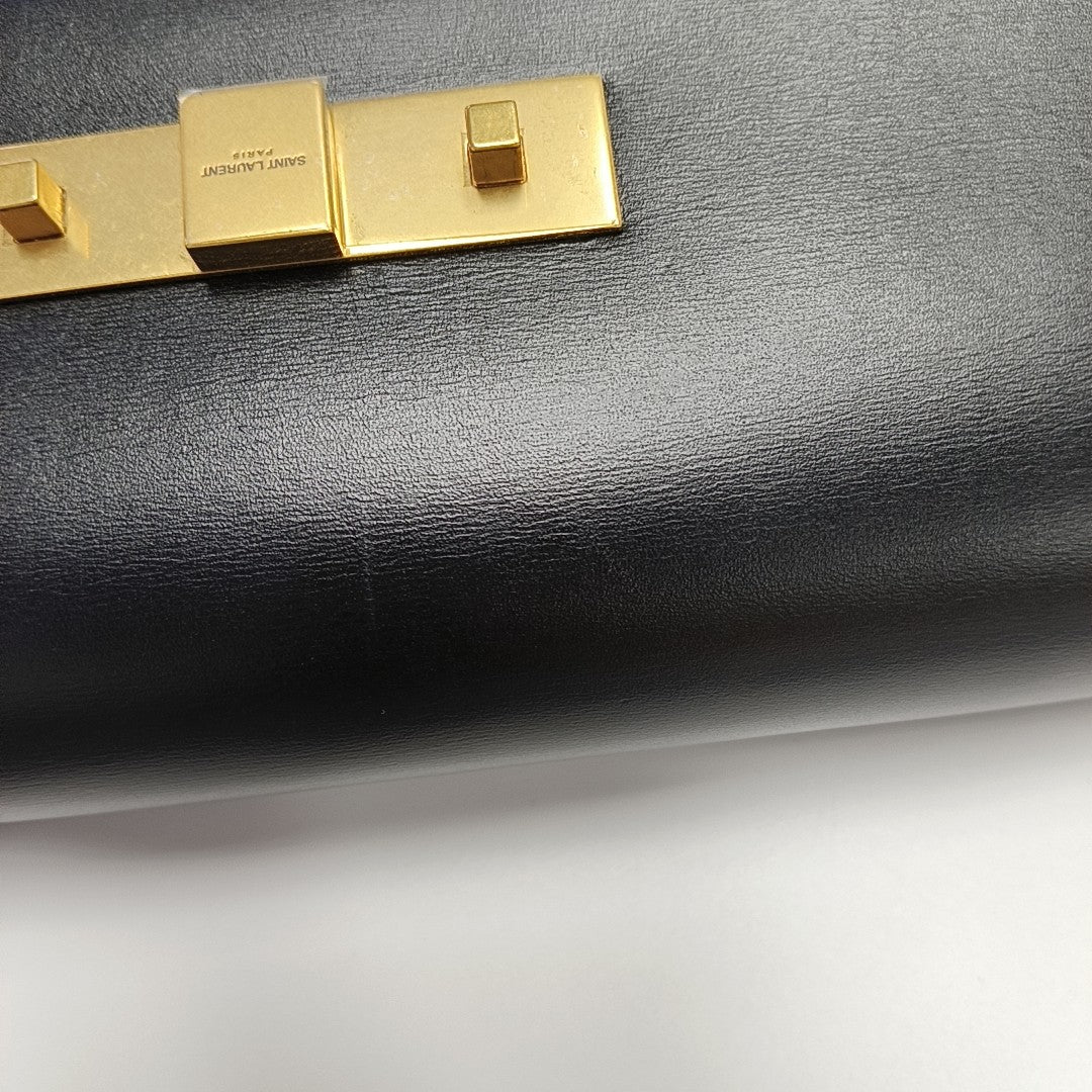 MANHATTAN Medium Calfskin Black