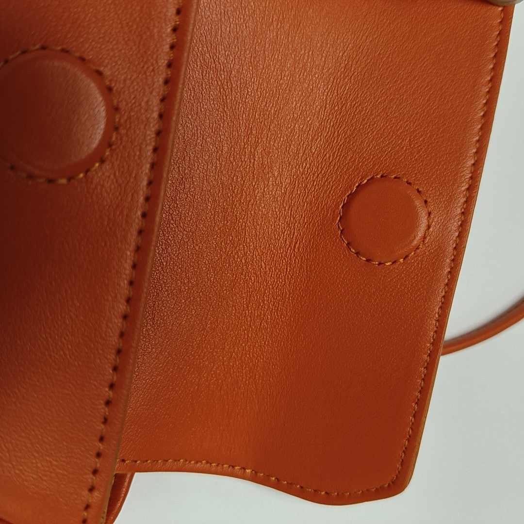 TRIANGLE Calfskin Orange