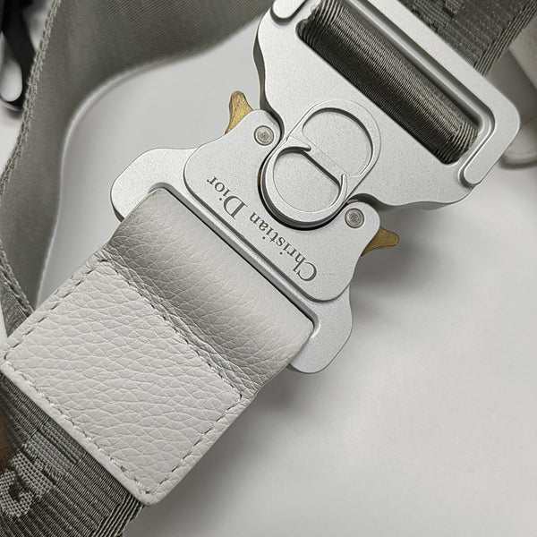 Authenticated pre-owned  Saddle Medium Calfskin White - Crossbody Bag at Looply