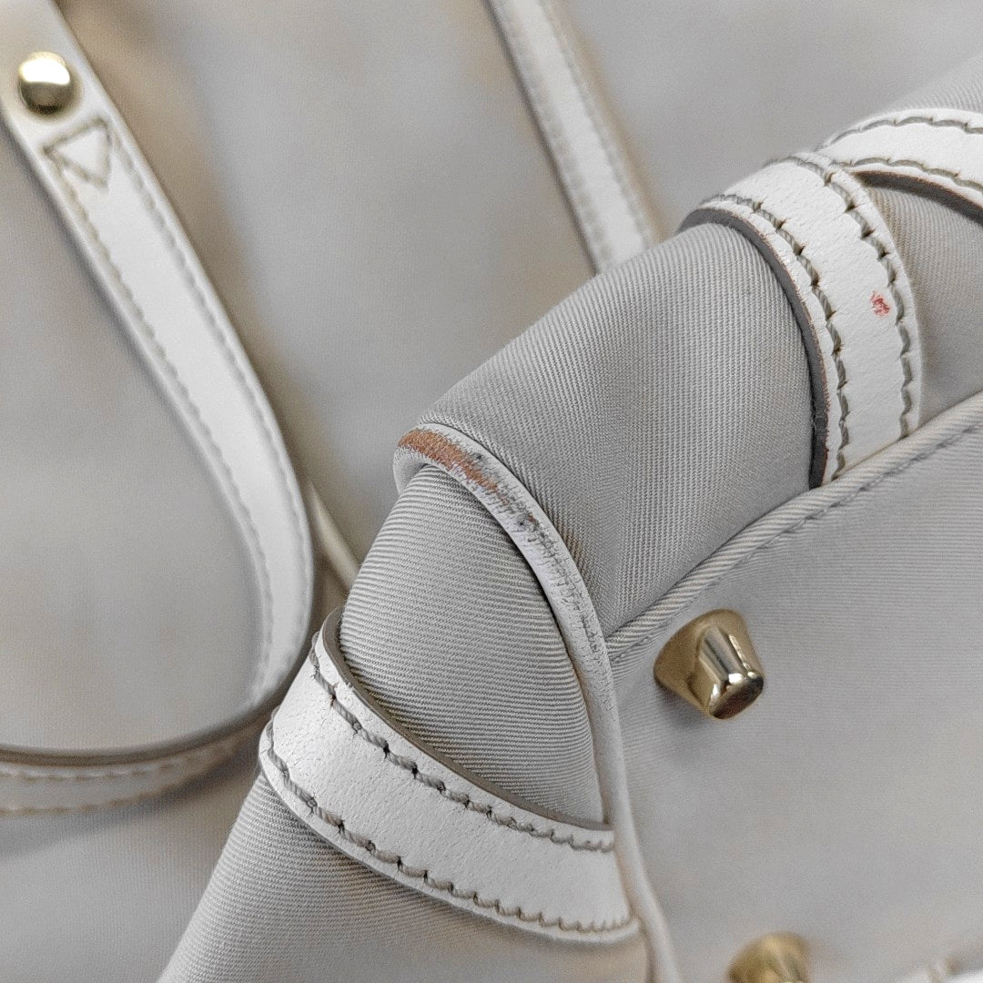 Authenticated pre-owned  Canterbury Fabric Beige - Tote Bag at Looply