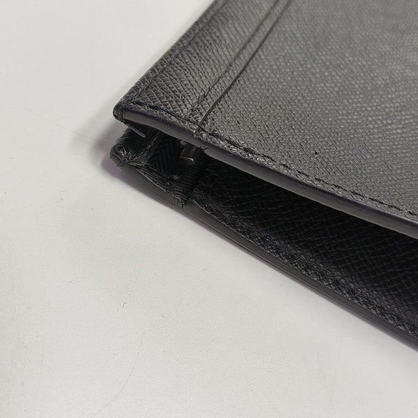 Pochette Voyag MM Calfskin Black