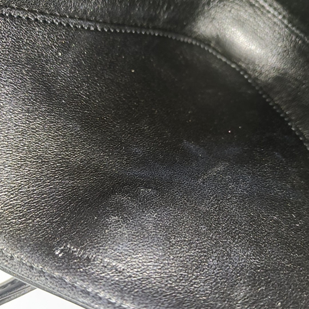TRIANGLE Calfskin Black