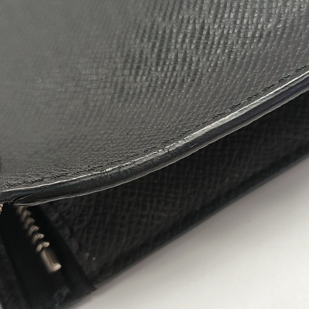 Pochette Voyag MM Calfskin Black