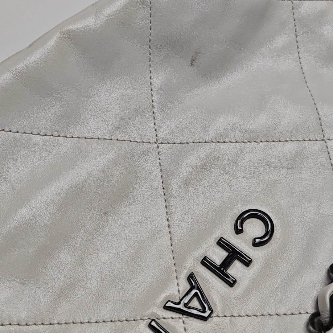 CHANEL 22 Small Quilted Calfskin White