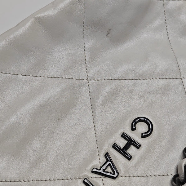 CHANEL 22 Small Quilted Calfskin White