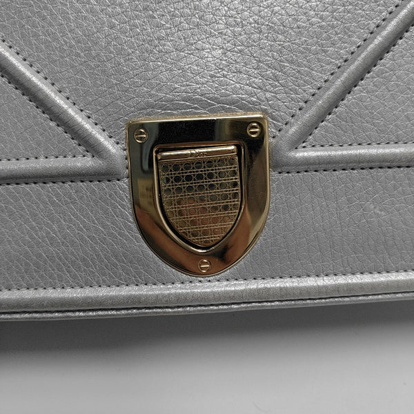 Diorama Medium Cannage Calfskin Silver