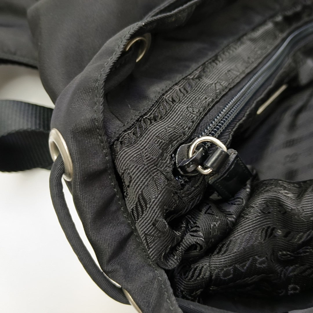 Re-Nylon Medium Nylon Black
