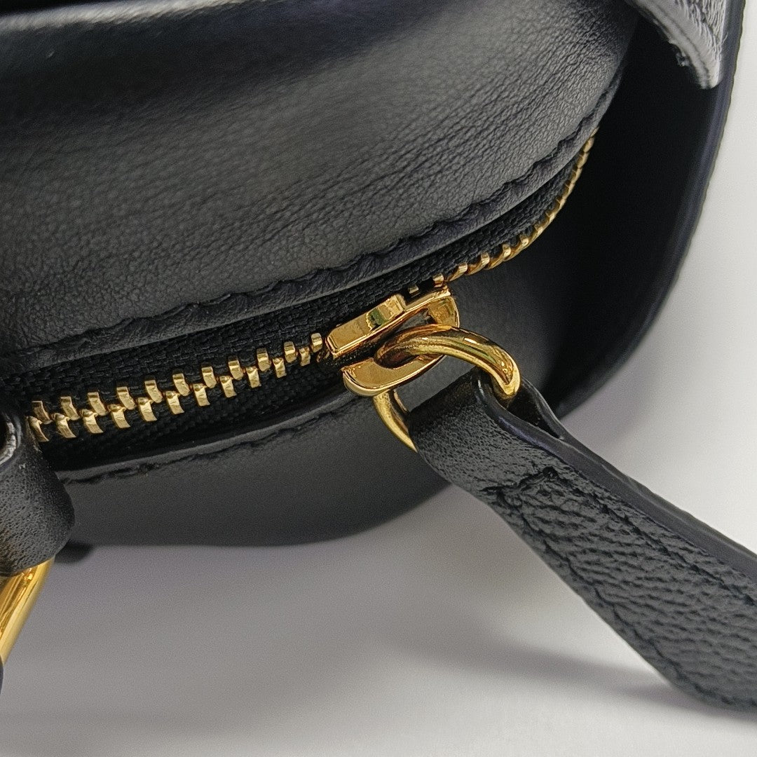 Buckle Calfskin Black
