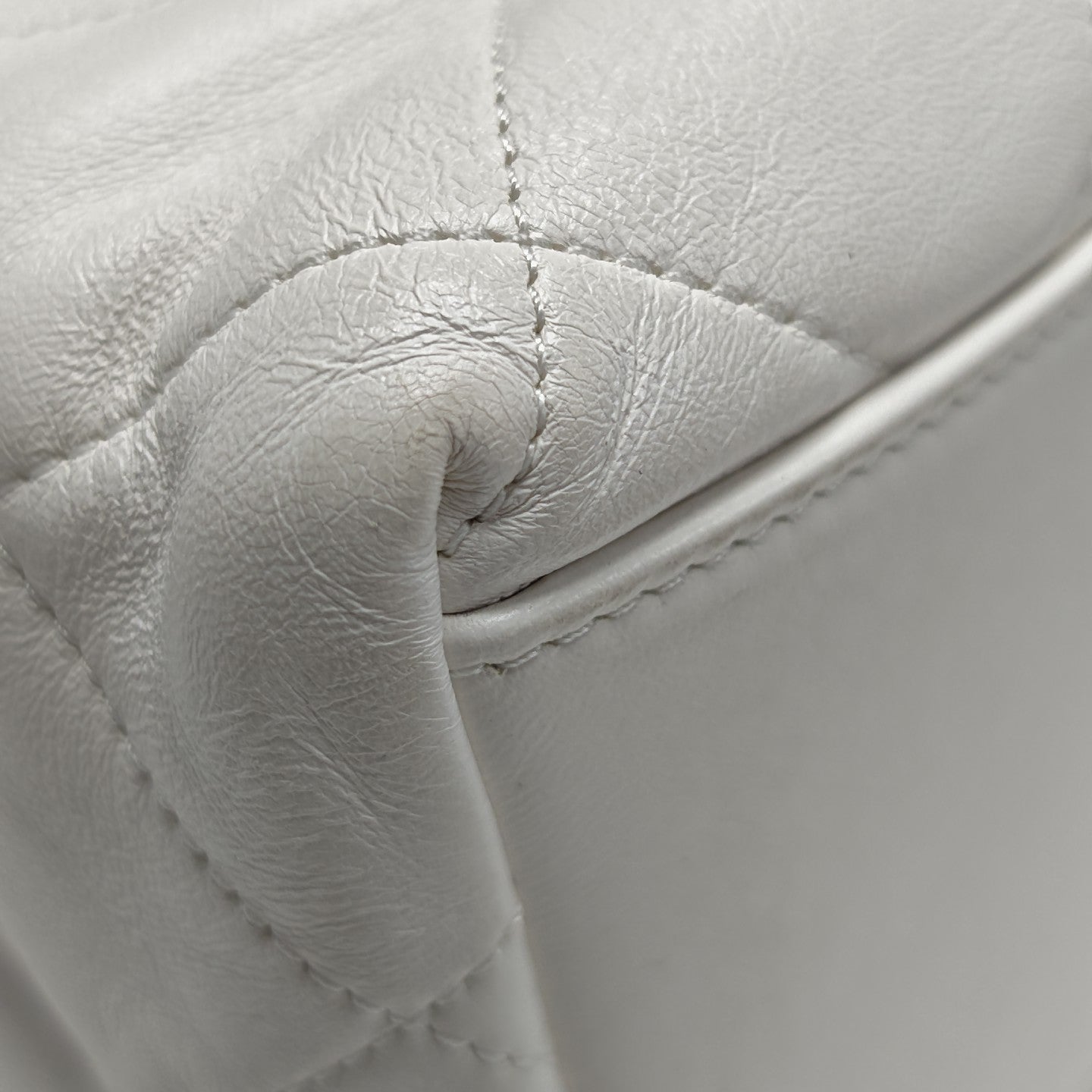 25P Quilted Lambskin White