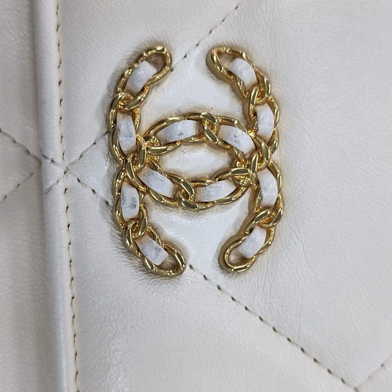 CHANEL 19 Quilted Lambskin White