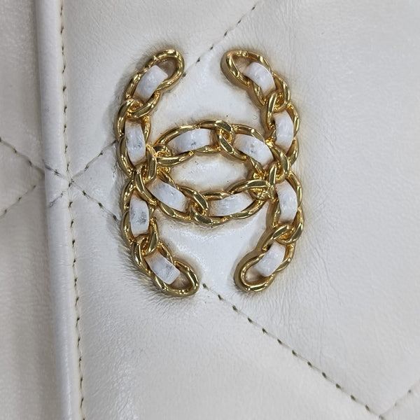 CHANEL 19 Quilted Lambskin White