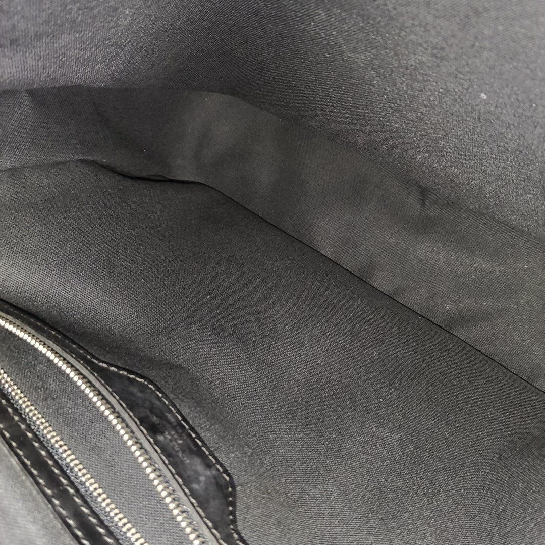 VIKTOR Calfskin Black