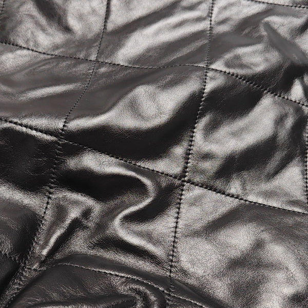 CHANEL 22 Small Quilted Calfskin Black