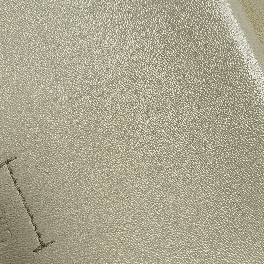 Roy Calfskin White
