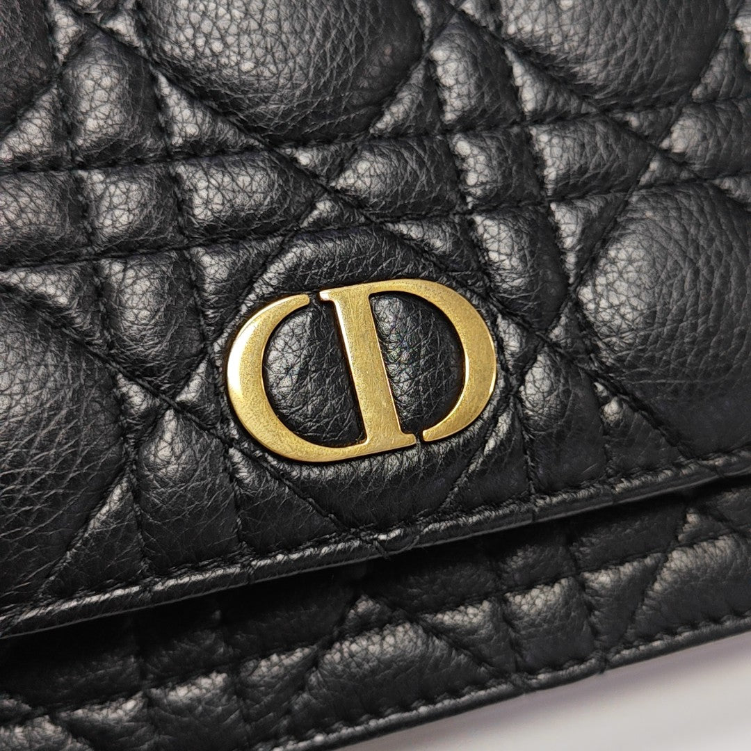 Dior Caro Piel de becerro acolchada negra