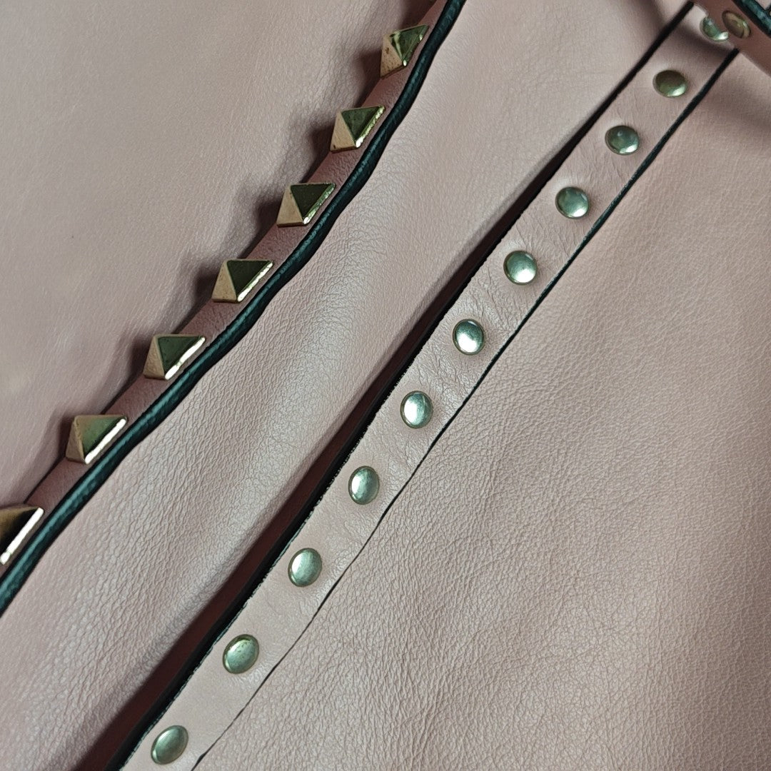 Rockstud Medium Leather Pink