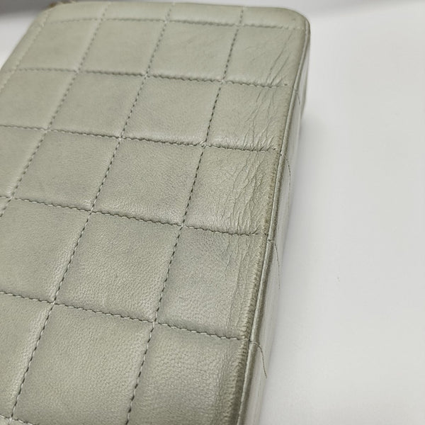 CHOCOLATE BAR Quilted Lambskin Gray