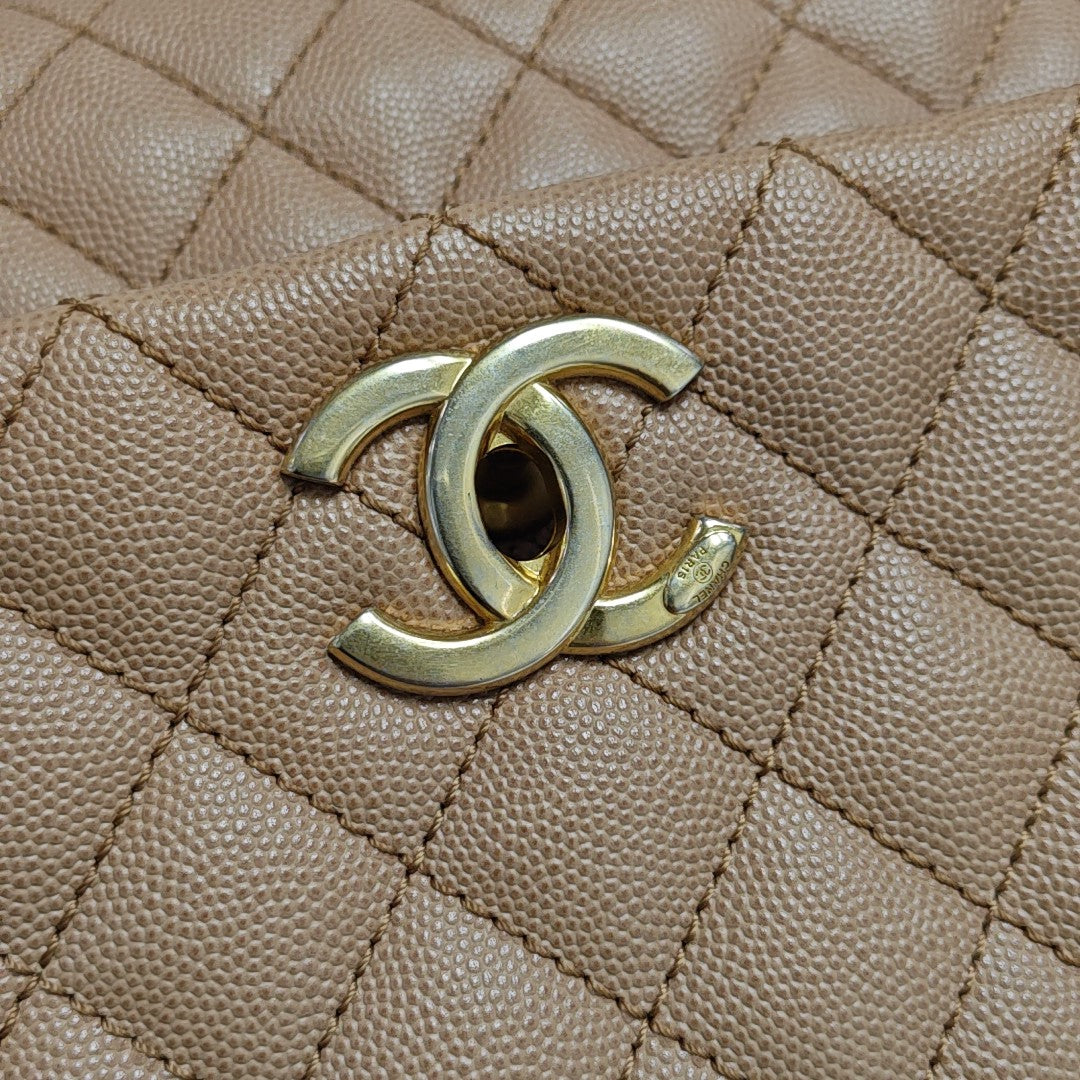 COCO HANDLE Medium Quilted Grained Calfskin Beige