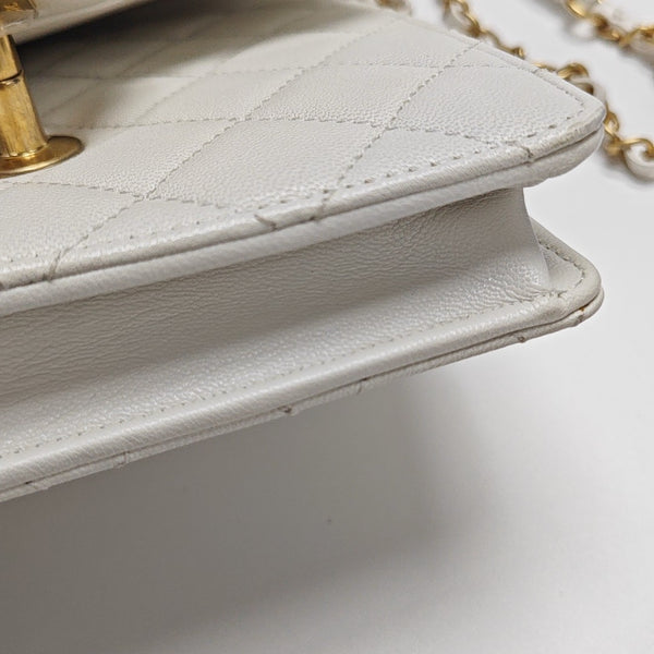 CLASSIC VERTICAL PEARL Small Quilted Lambskin White