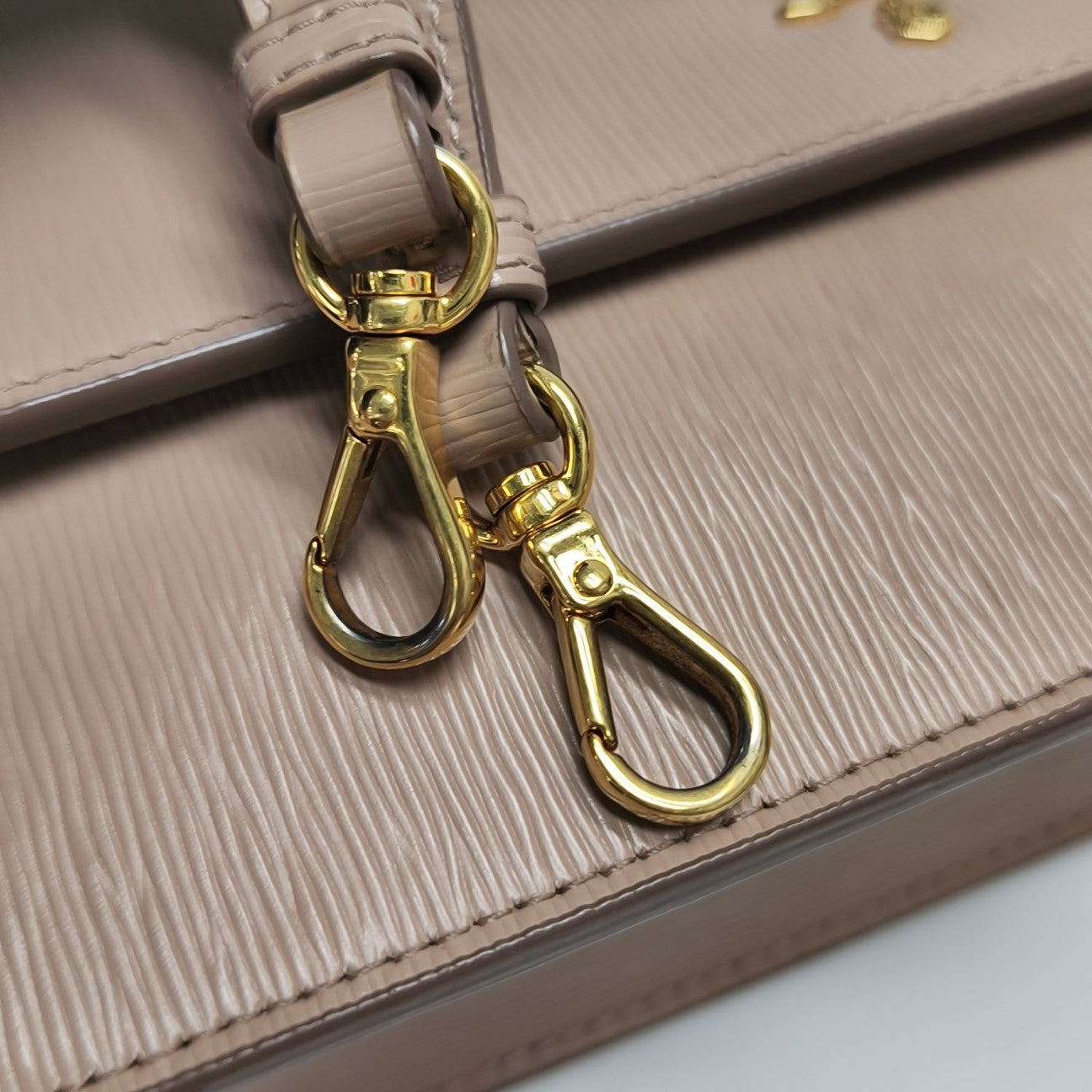 Calfskin Shoulder Bag Pink