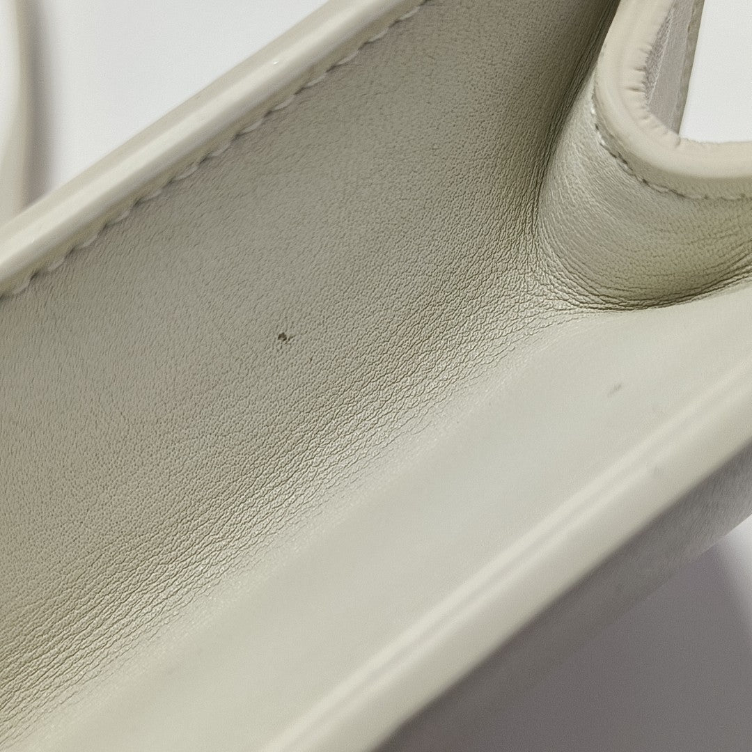 30 Montaigne East-West Mini Calfskin White