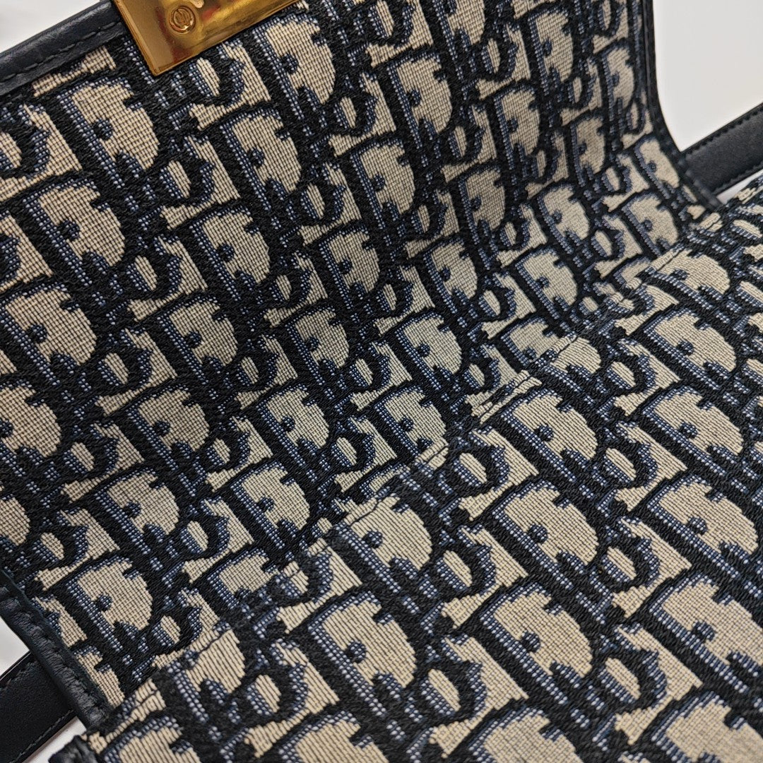 30 Montaigne Oblique Canvas Blue