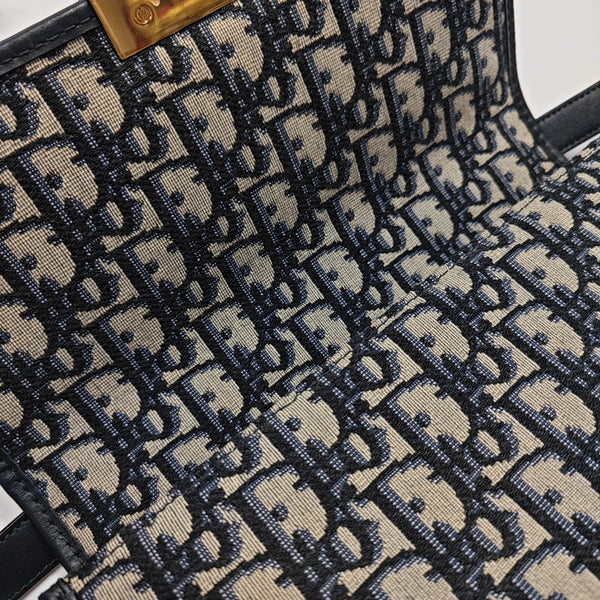 30 Montaigne Oblique Canvas Blue