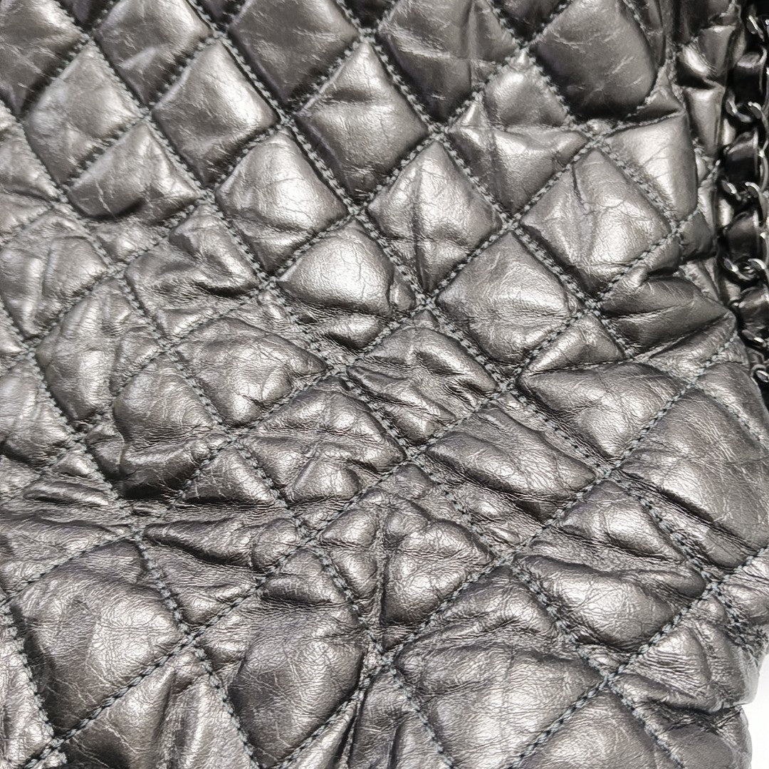 CHAIN ME Quilted Calfskin Gray
