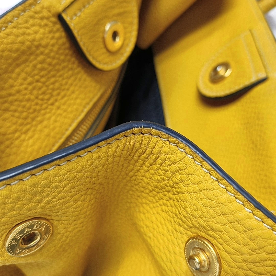 Authenticated pre-owned  Double Calfskin Yellow - Tote Bag at Looply