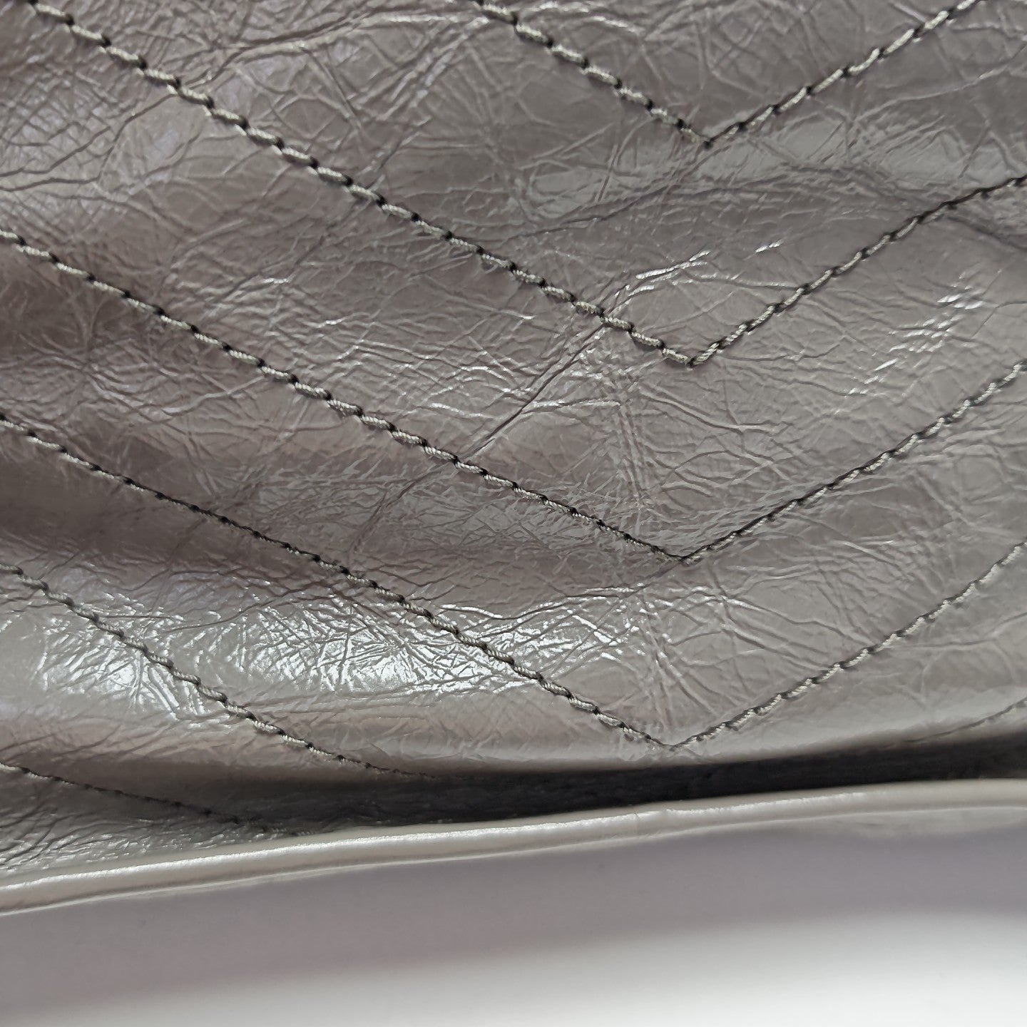 NIKI Medium Chevron Calfskin Gray
