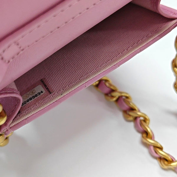 Authenticated pre-owned  TRENDY CC Quilted Lambskin Pink - Shoulder Bag at Looply