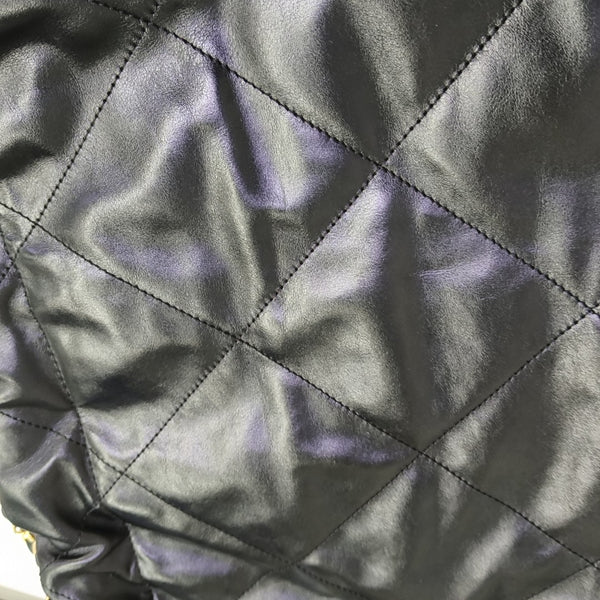 CHANEL 22 Medium Quilted Calfskin Black