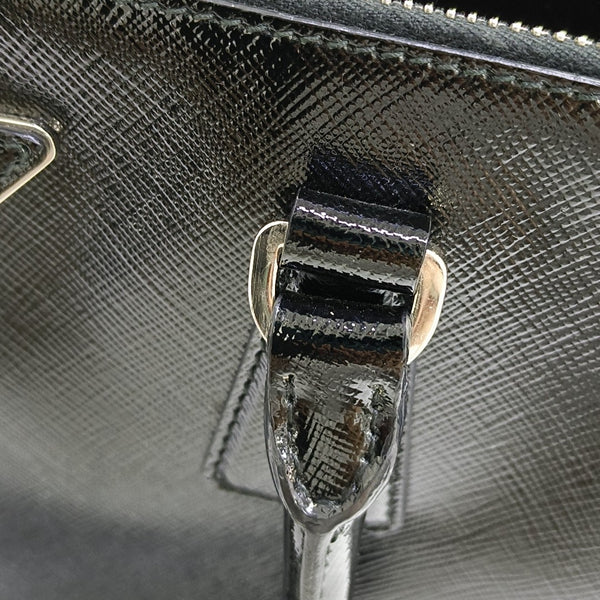 Galleria Medium Saffiano Calfskin Black