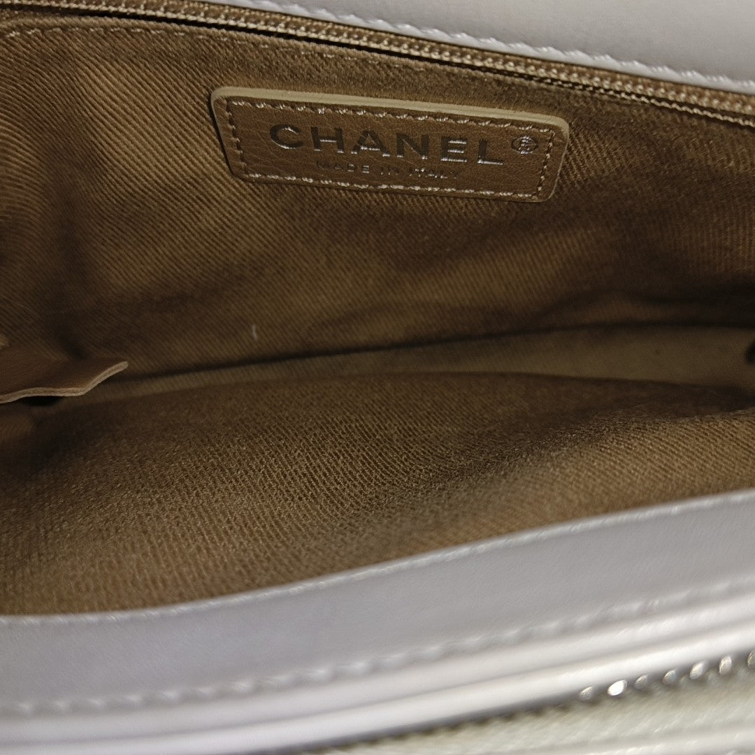 CLASSIC FLAP Mini Quilted Calfskin White
