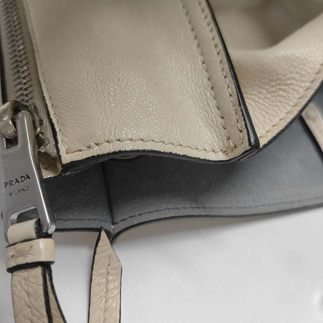 Etiquette Calfskin White