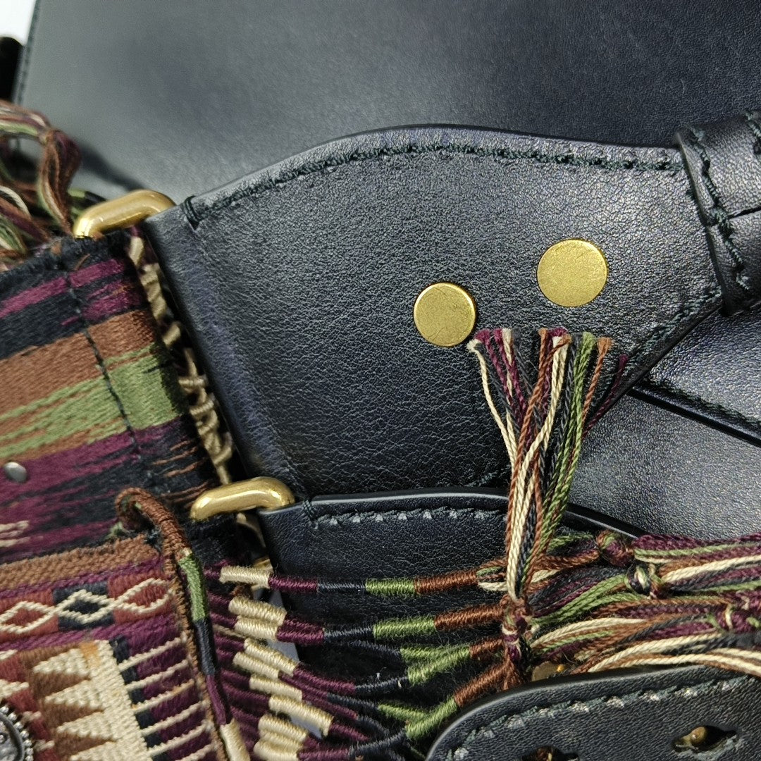 Saddle Small Calfskin Black