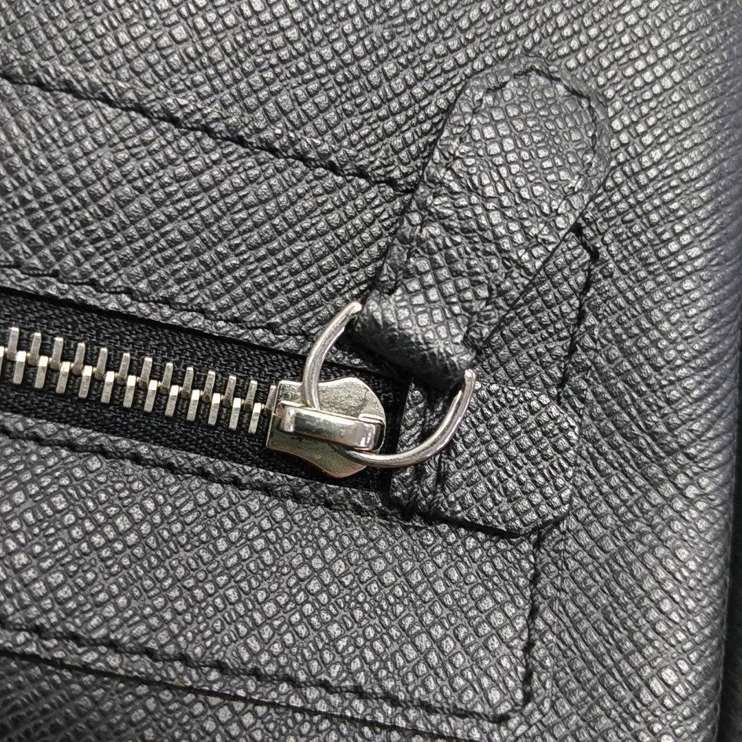 IGOR Calfskin Black