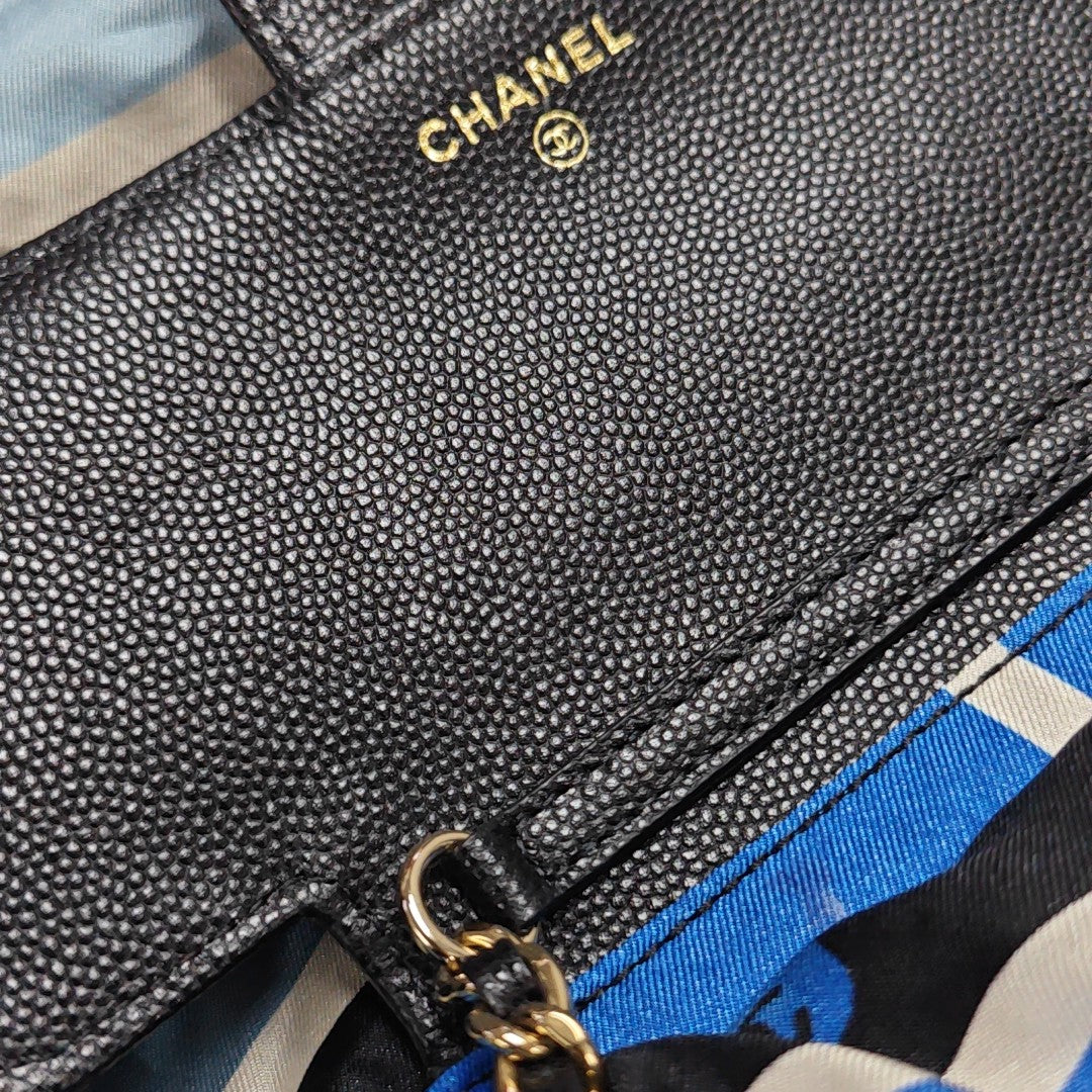 Quilted Grained Calfskin Shoulder Bag Black